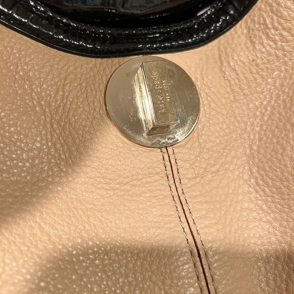 COPY - Kate Spade Hobo Shoulder Purse Bag Black Tan Bexley Turn Twist lock Hand… - Picture 6 of 7